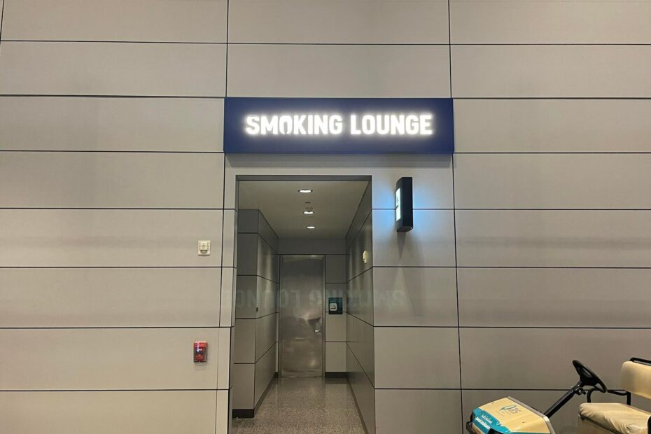 Áreas para fumantes no aeroporto