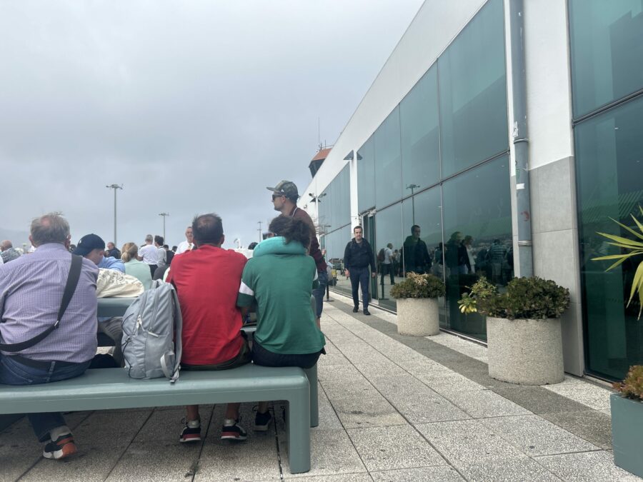 Smoking areas at Madeira Airport, Funchal (FNC)